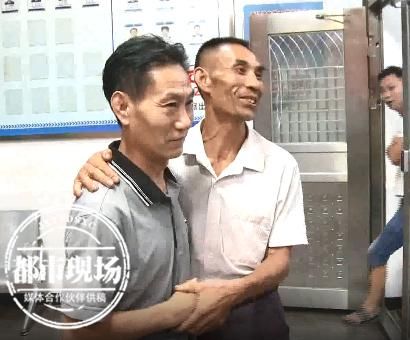  抚养|抚养继子继女17年，他却被赶出家门！意外和失散37年的哥哥团聚