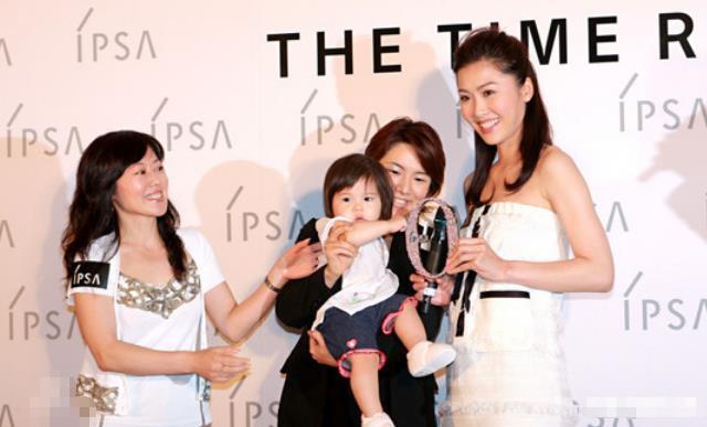 宝宝|傅程鹏二度当爸父爱爆棚,点赞母子温馨照,内地捞金缺席儿百日宴