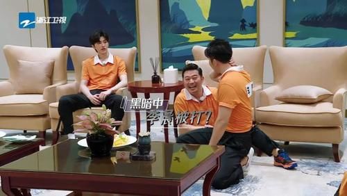  没整|郑恺按压baby的脸，看到她的补救方法，网友：整没整太明显！