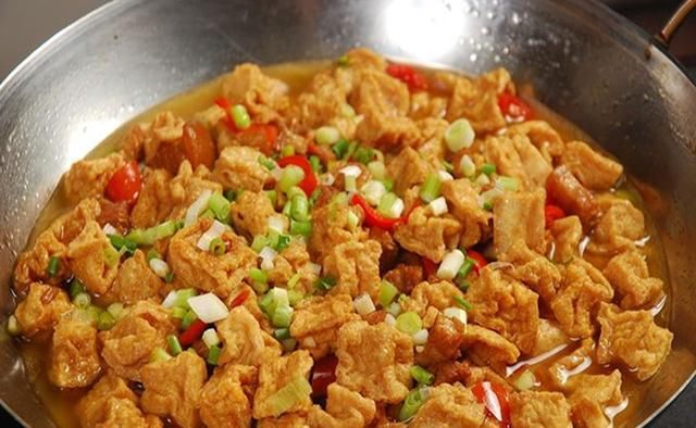  锅中|简简单单油豆腐，不费力来不费脑，原来这么做味道更好