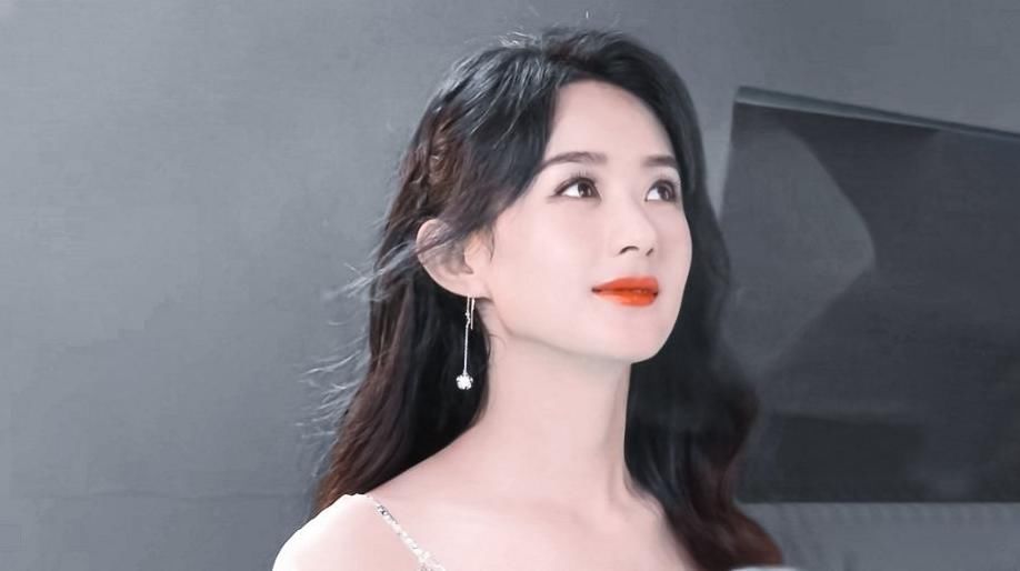  意外|《中餐厅》宣传片花絮，离开特效后的赵丽颖，意外暴露最真实演技