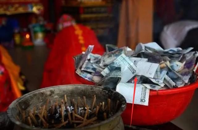  究竟|少林寺每年“上亿香火钱”，究竟都去哪了？方丈释永信：我月薪700