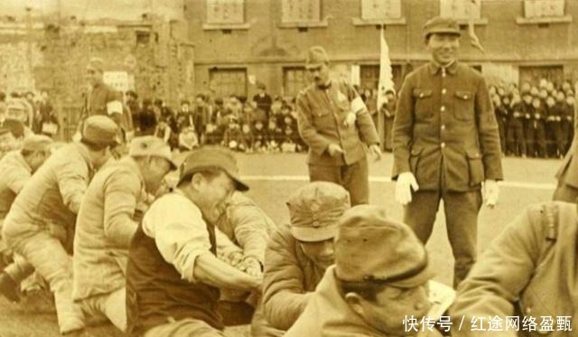 伪军|给到场的伪军发包子吃！别开生面的日军与伪军合办的运动会