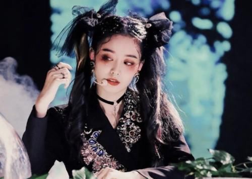  位姐姐|《乘风破浪》三公曝光，张萌和徐艺洋撞造型，大碗宽面组“内斗”