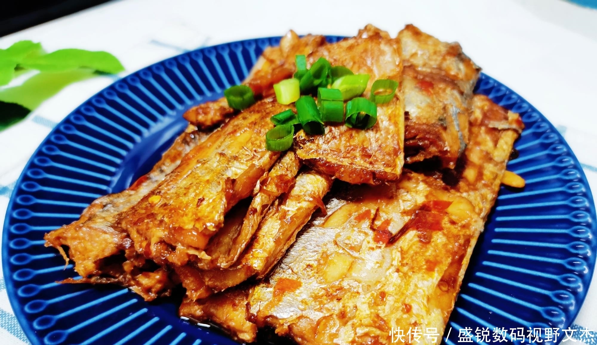  家人|入伏后，遇到这鱼多买几条，补气提鲜，简单几步，上桌家人争着吃