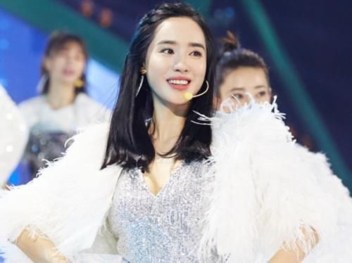  吴昕|《乘风破浪》冲浪榜更新，第一名已经被淘汰，吴昕万茜名次厉害了