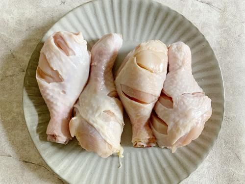 做法|低卡无油做法简单的椒盐焗鸡腿,味鲜美肉滑嫩,多吃几个也不怕