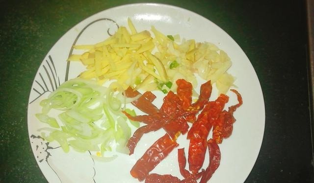 好吃|嘎牙子炖茄子,吃了上顿想下顿,好吃的秘诀很简单,不信你试试!