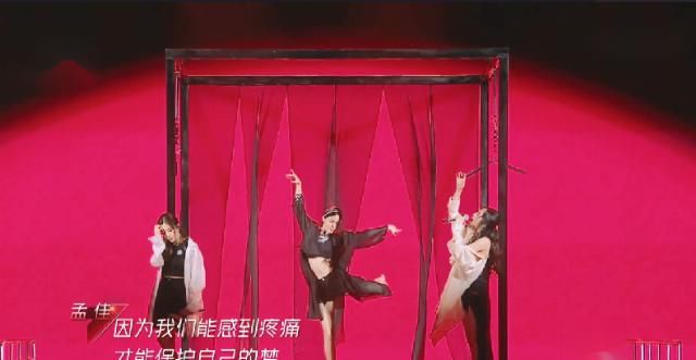  女团|出身女团就该吃亏？姐妹蹲过道里爆哭，但孟佳被淘汰不一定是坏事