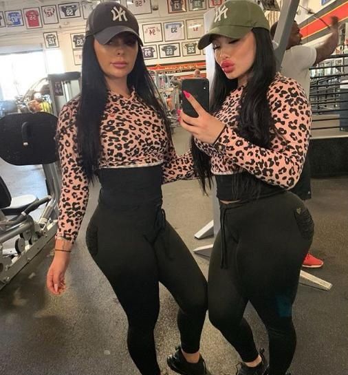  青梅竹马|自小青梅竹马的好朋友，通过改头换面，让彼此看上去像“双胞胎”