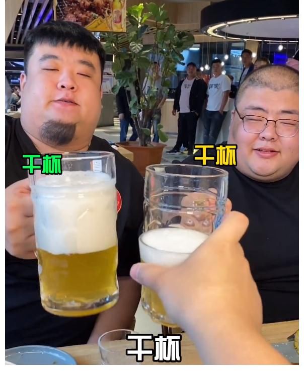 红雨大蒜涛首次露面直播,哭着解释泡泡龙的死因